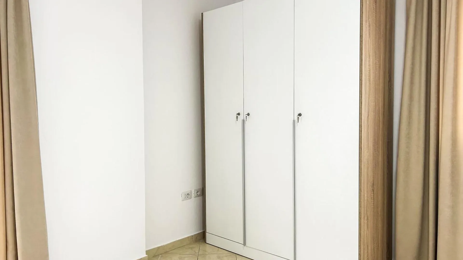 Apartment Beach Mountain 990 Durres