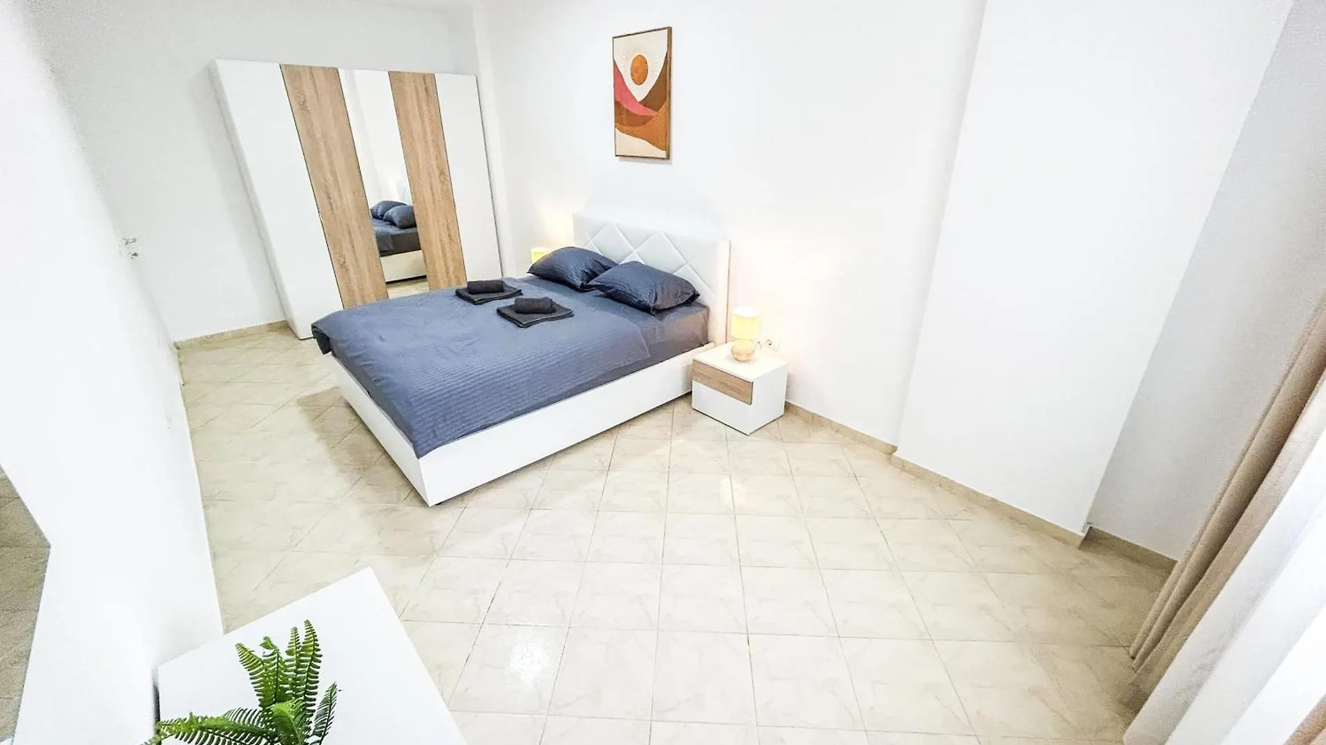 Beach Mountain 990 Durres Apartment
