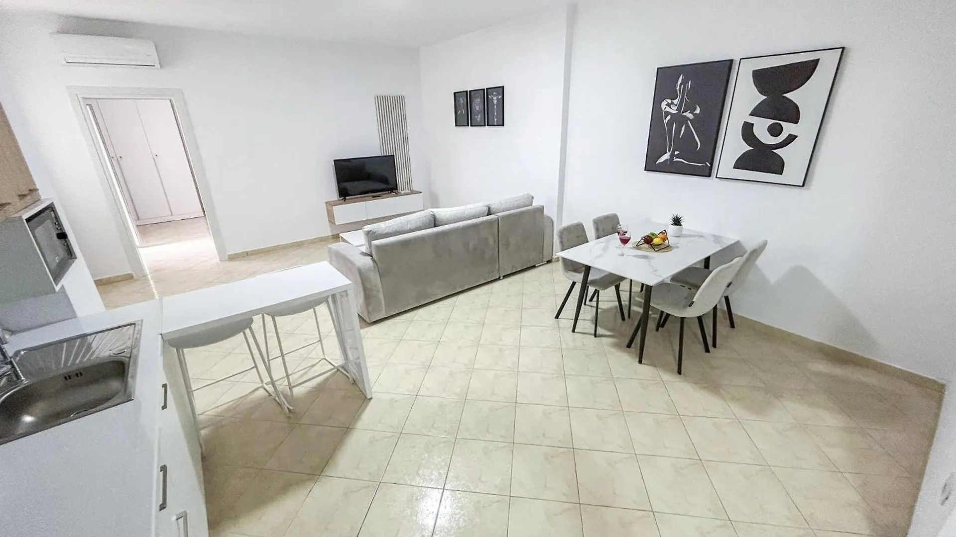 Beach Mountain 990 Durres Apartment